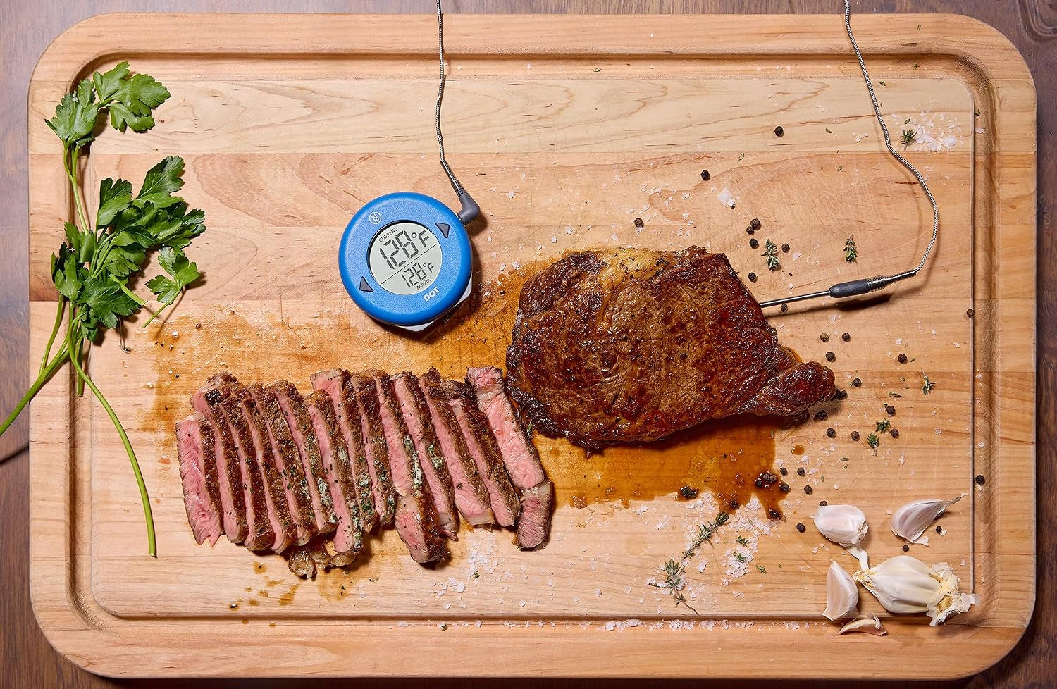ThermoWorks DOT — Chefs’ Favorite Simple Alarm Thermometer - Cayenne P