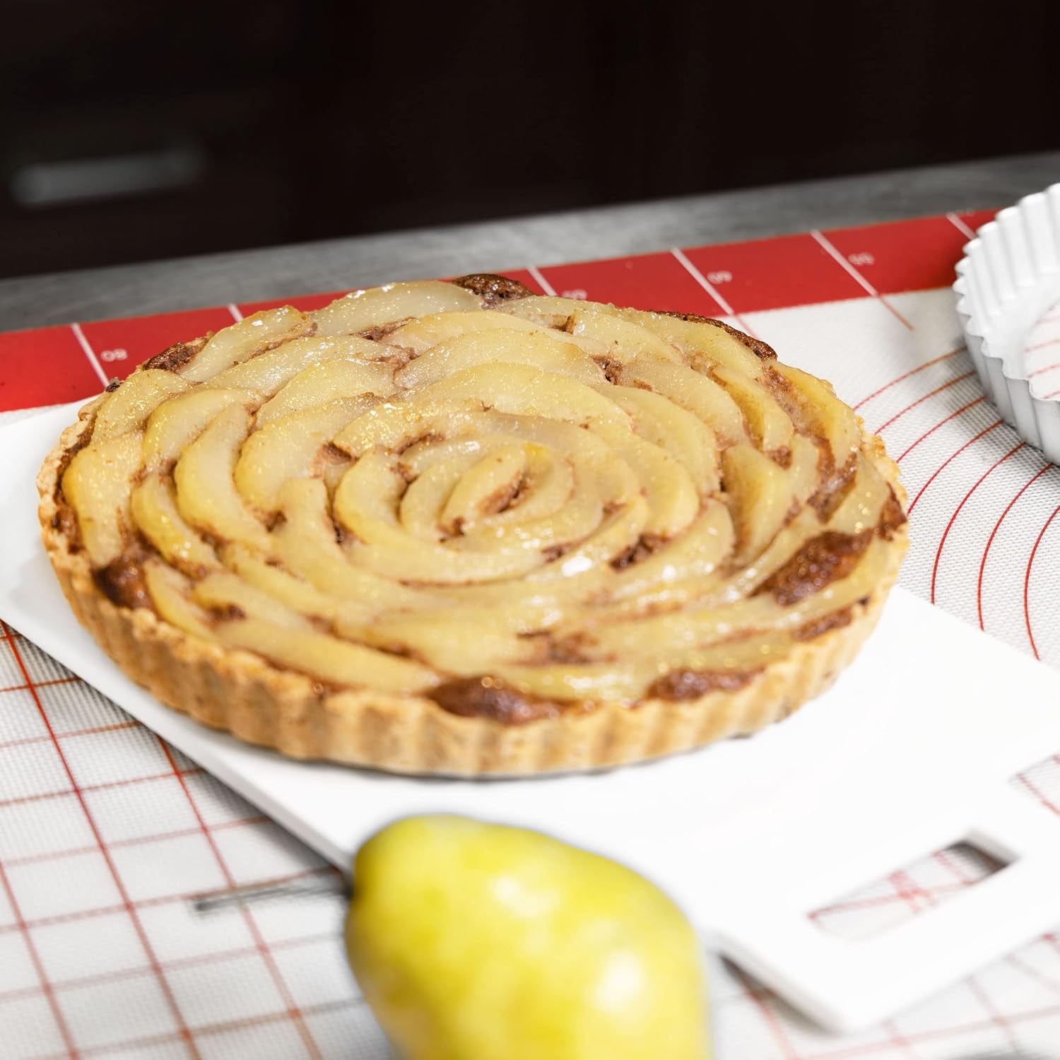 Fat Daddio's Anodized Aluminum Tart Pan with Removable Bottom