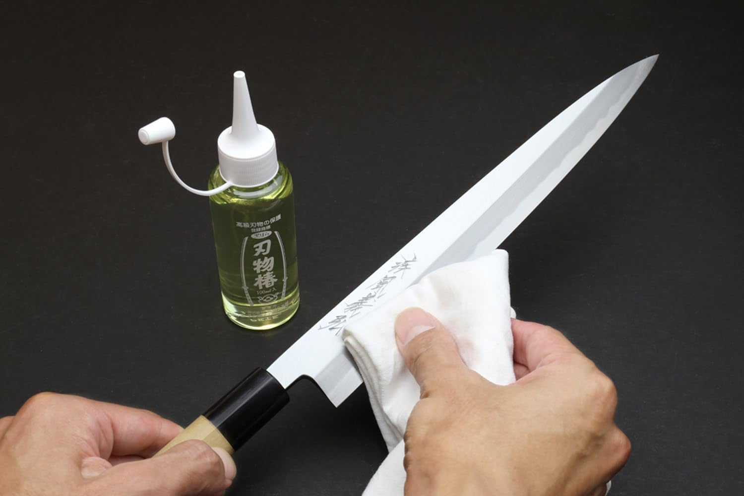 Yoshihiro 100% Pure Tsubaki Japanese Knife Maintenance Oil 3.4 oz & Large Sabitori Rust Erasers Set