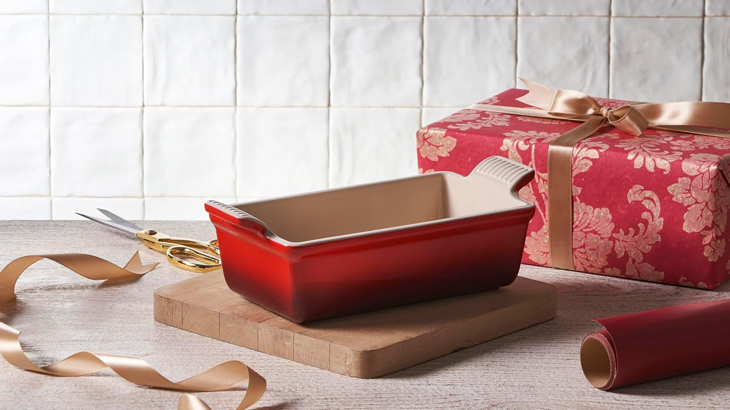 Le Creuset Stoneware Heritage Loaf Pan, 9" x 5" x 3" (1.5 qt.), White