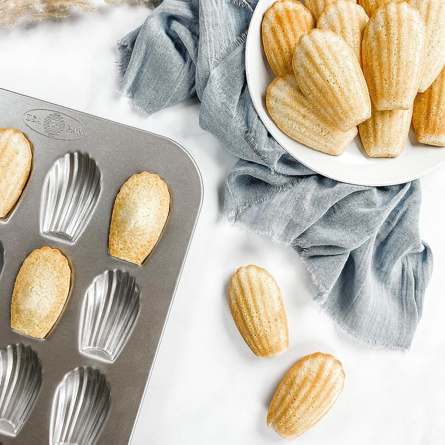 USA Pan Bakeware Nonstick Madeleine Pan, 16 Well