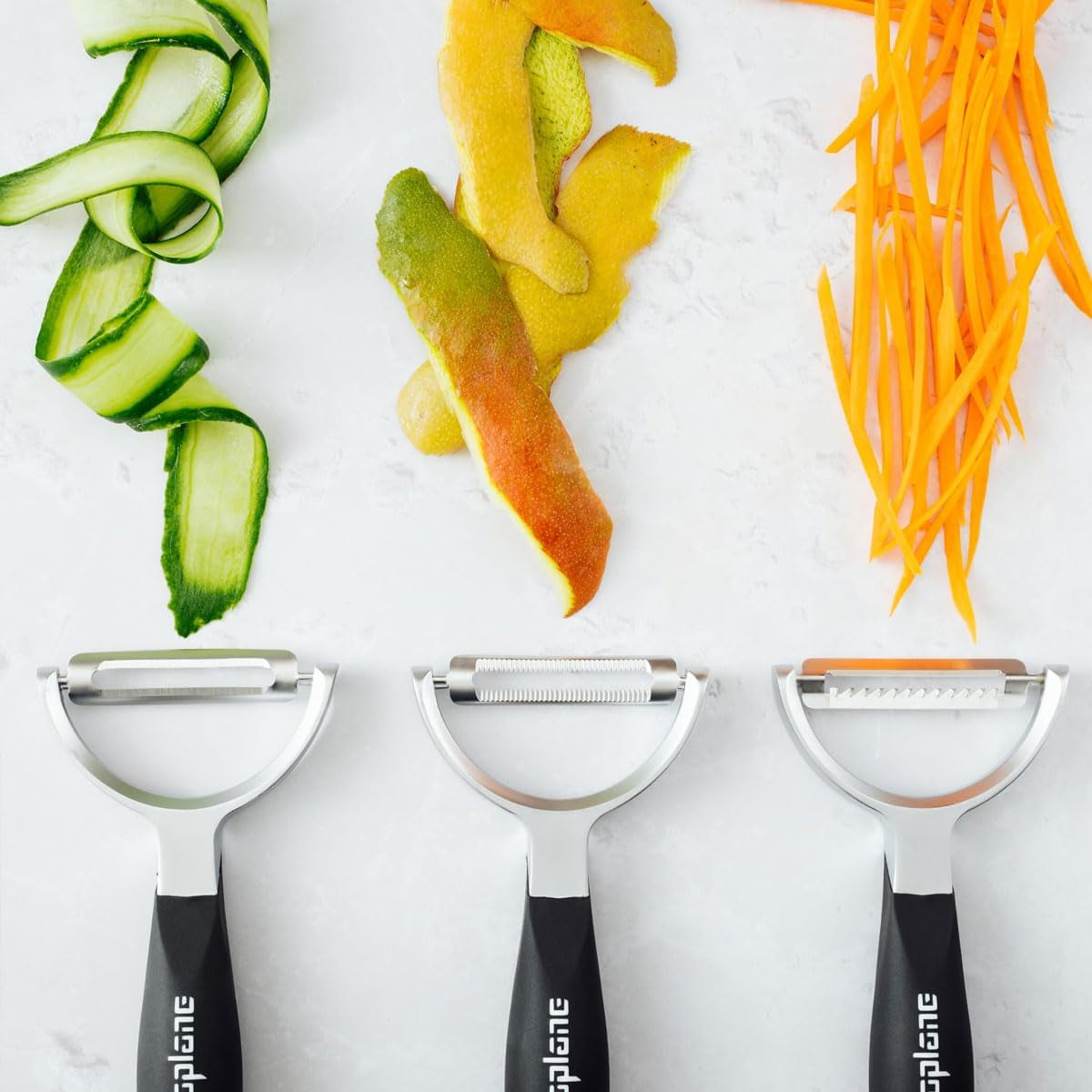Microplane Professional Y-Peeler – Ultra-Sharp Stainless Steel Blade with Ergonomic Grip