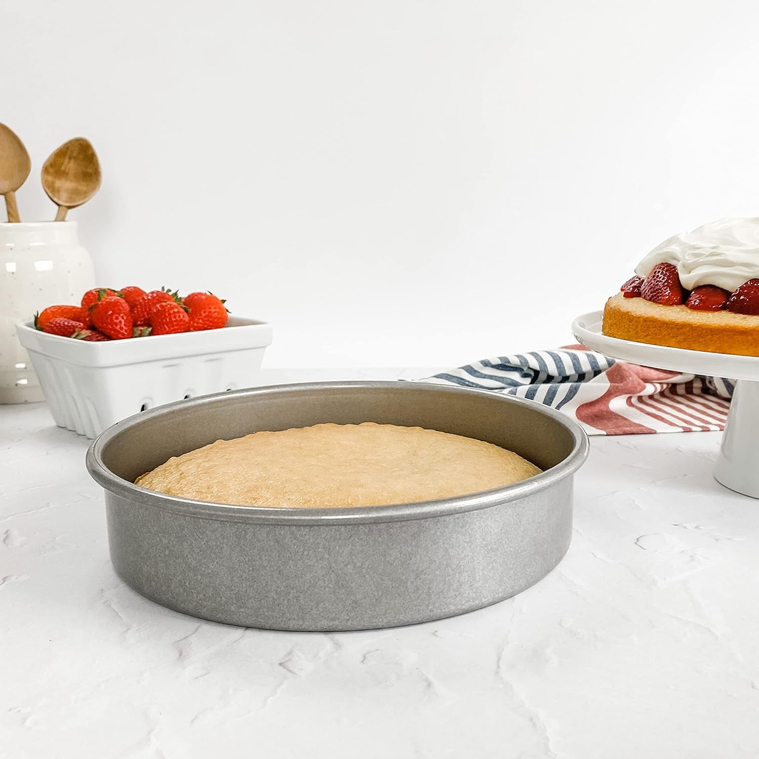 USA Pan Wilton Excelle Elite 9-Inch Round Cake Pan